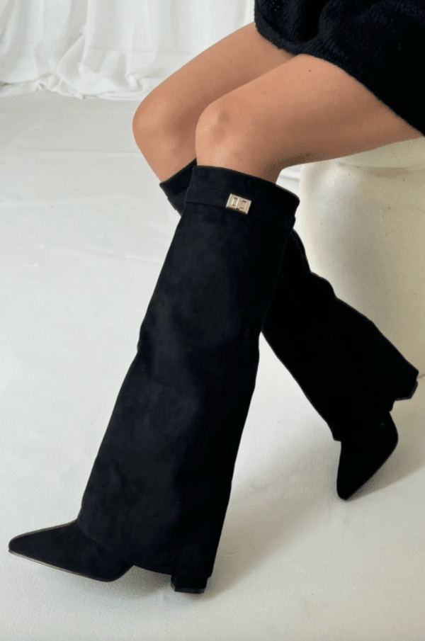 Hohe Stiefeletten aus Wildlederimitat