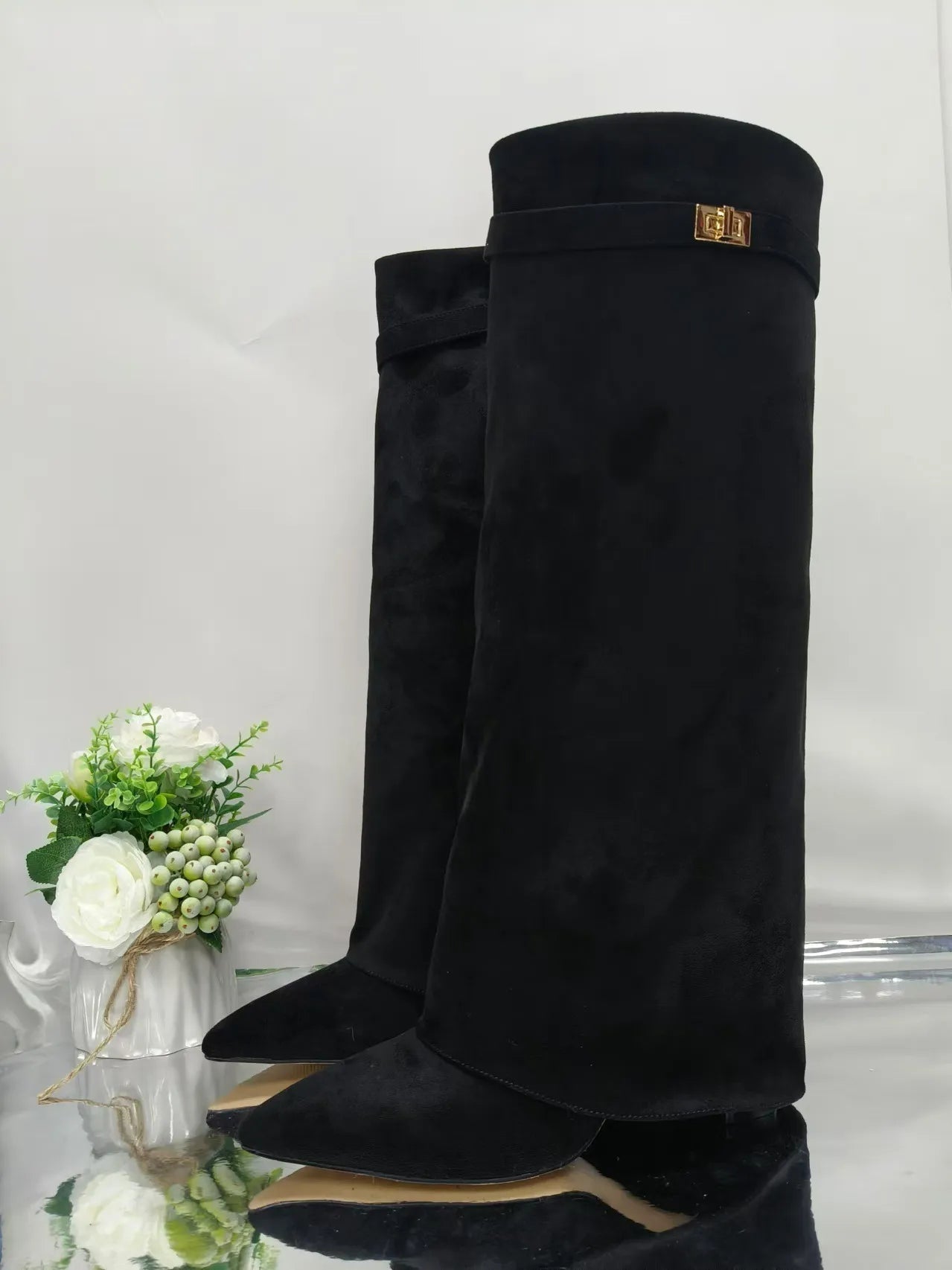 Hohe Kunstlederstiefel