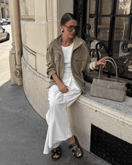 Jacke in Wildlederoptik mit hohem Kragen und Tasche