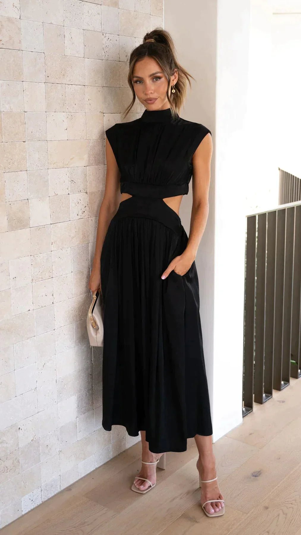 Midikleid mit Stehkragen und Cut-Out