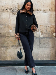 Leopardjacke mit Kunstfellbesatz und Knopfleiste