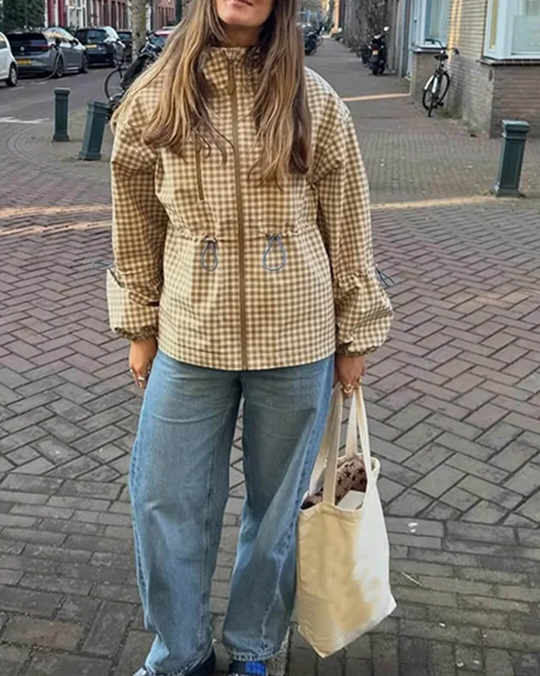 Karierte Trenchjacke mit Kapuze und Kordelzug