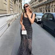 Tessa – Figurbetontes Kleid mit psychedelischem Wirbelmuster