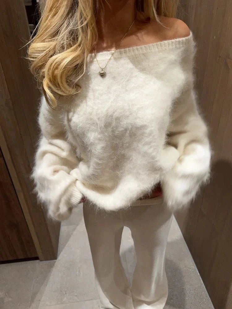 Locker geschnittener, schulterfreier Mohairpullover