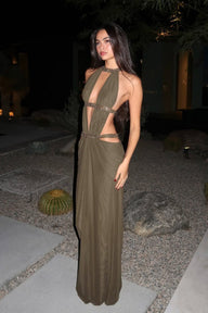 Ruth – Maxikleid mit Strass, Raffungen und Cut-outs