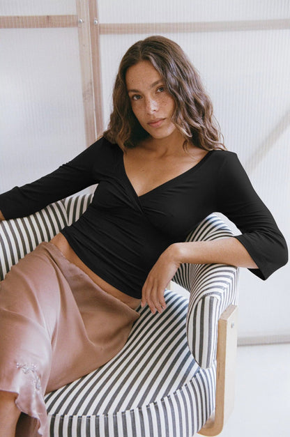 OLANE Slim - Fit Deep V Midi Sleeve Tee BlackSWomen's Tops