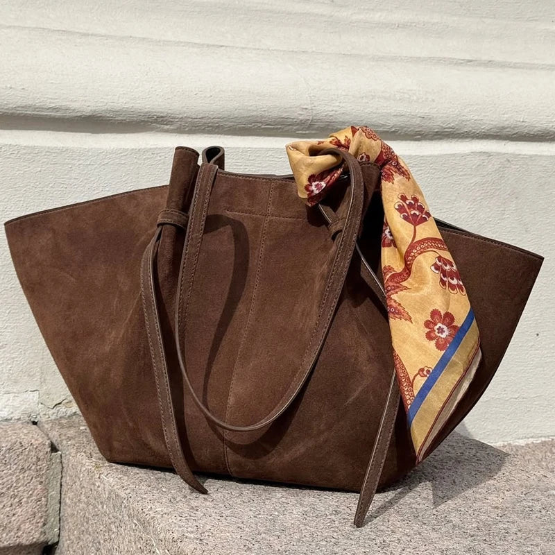 Geräumige Schultertasche