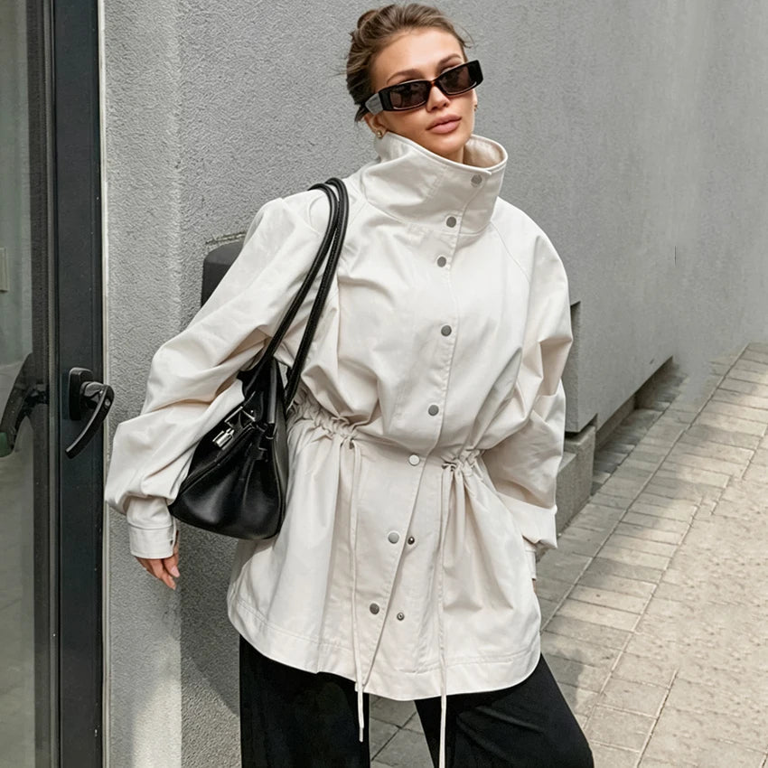 Stylische Windjacke mit Kontrastkragen