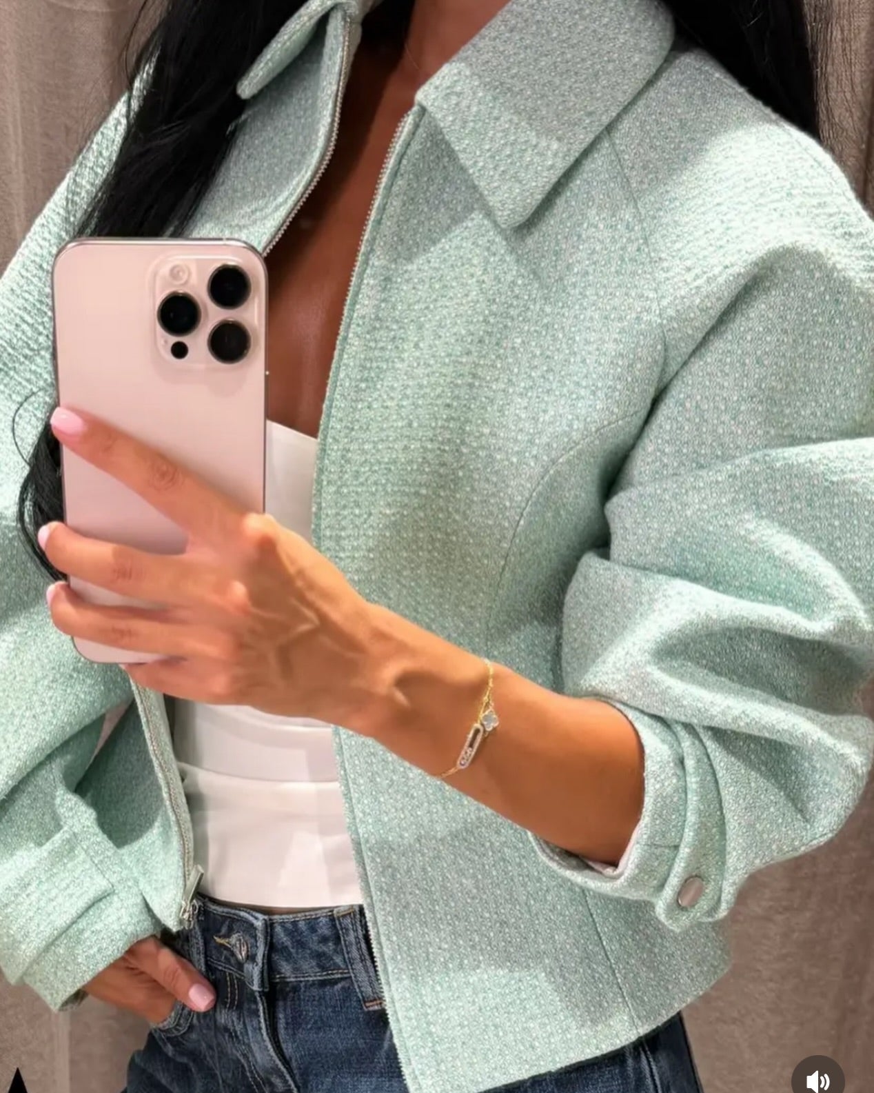 Stilvolle kurze Tweedjacke mit Reißverschluss