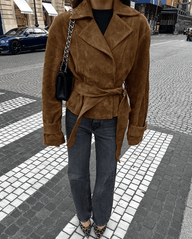 Wickeljacke aus Wildlederimitat mit Gürtel im Vintage-Stil