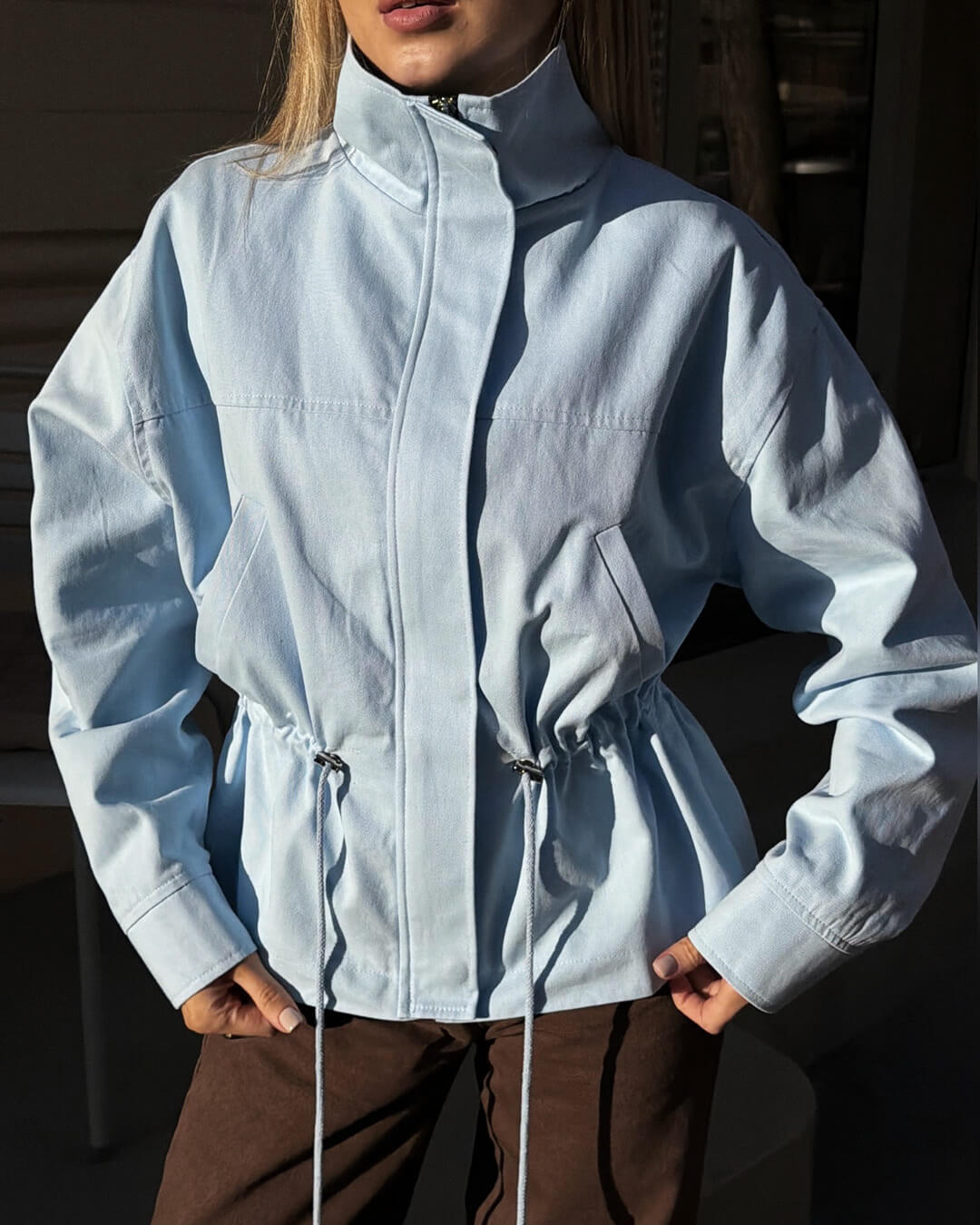 Stehkragenjacke mit Reißverschluss und Kordelzug