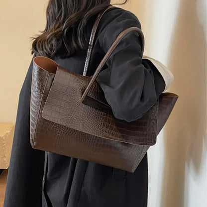 Alicia Geprägte Leder-Tote