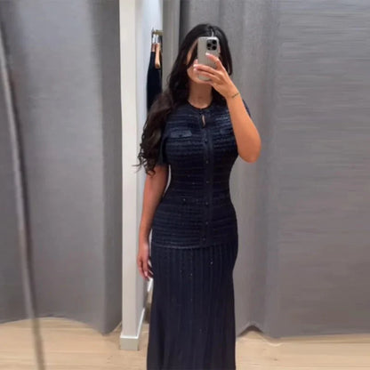Maxikleid aus Paillettenstrick mit Taillierung