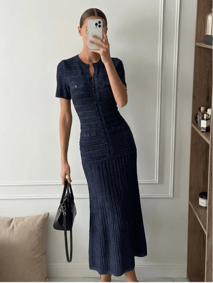 Maxikleid aus Paillettenstrick mit Taillierung