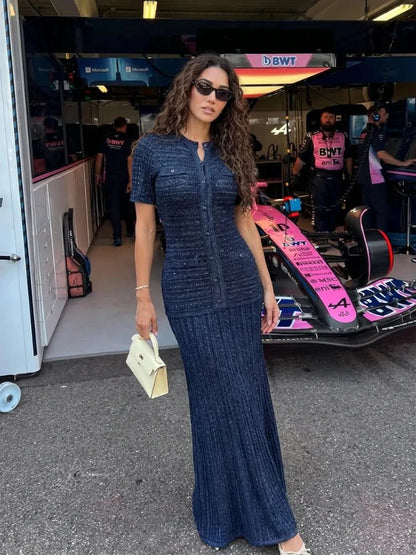 Maxikleid aus Paillettenstrick mit Taillierung