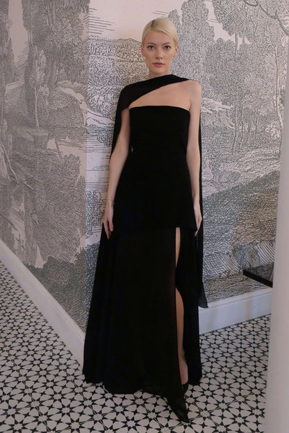 Asymmetrisches Chiffon-Maxikleid mit Schal