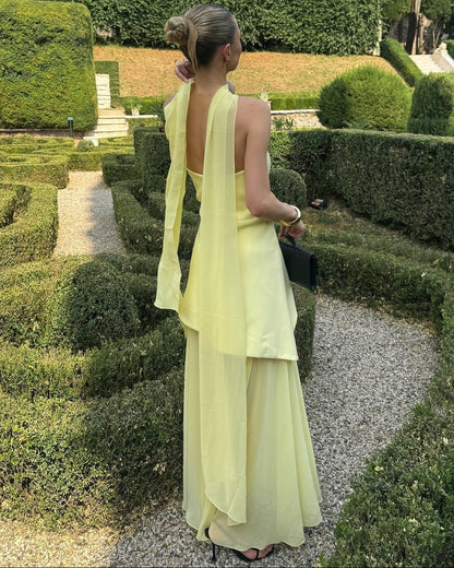 Asymmetrisches Chiffon-Maxikleid mit Schal