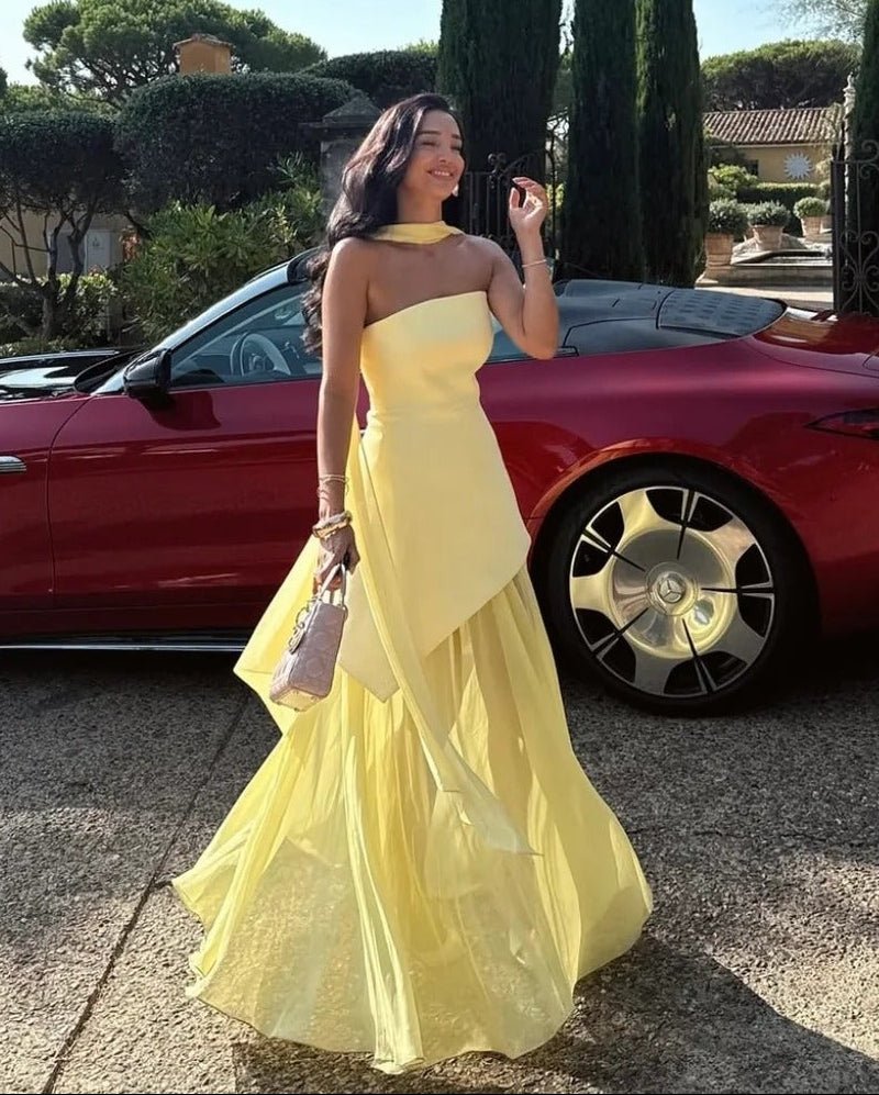 Asymmetrisches Chiffon-Maxikleid mit Schal