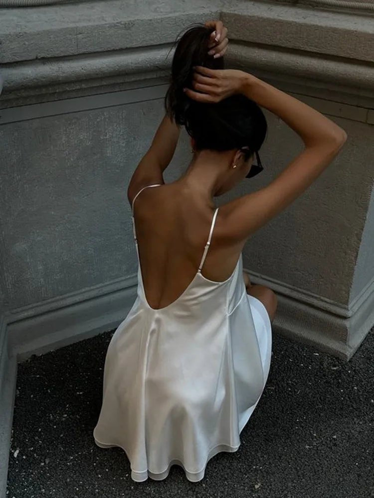 Ärmelloses Satin-Mini-Cami-Kleid