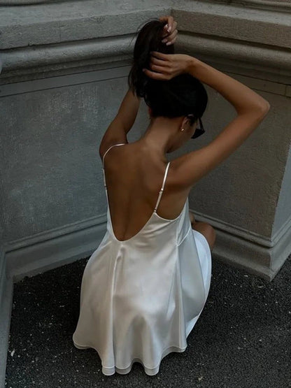 Ärmelloses Satin-Mini-Cami-Kleid