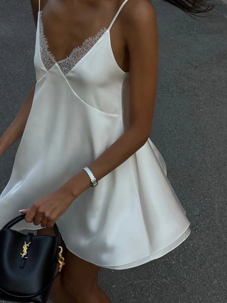 Ärmelloses Satin-Mini-Cami-Kleid