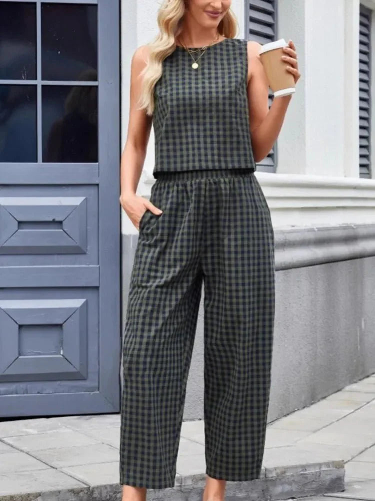 Stylisches kariertes ärmelloses Weste-Hose-Set
