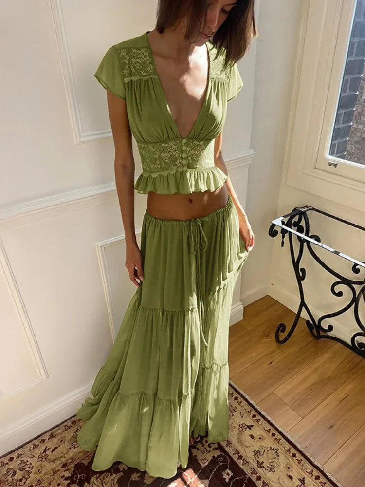 Zweiteiler aus Chiffon: Spitzen-Crop-Top mit V-Ausschnitt