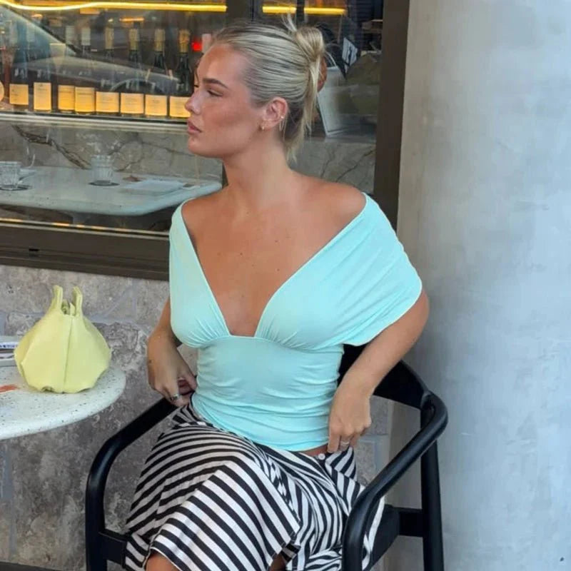Bauchfreies Tanktop mit tiefem V-Ausschnitt und Schnürung