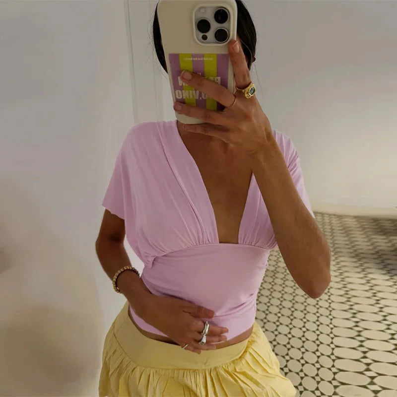 Bauchfreies Tanktop mit tiefem V-Ausschnitt und Schnürung